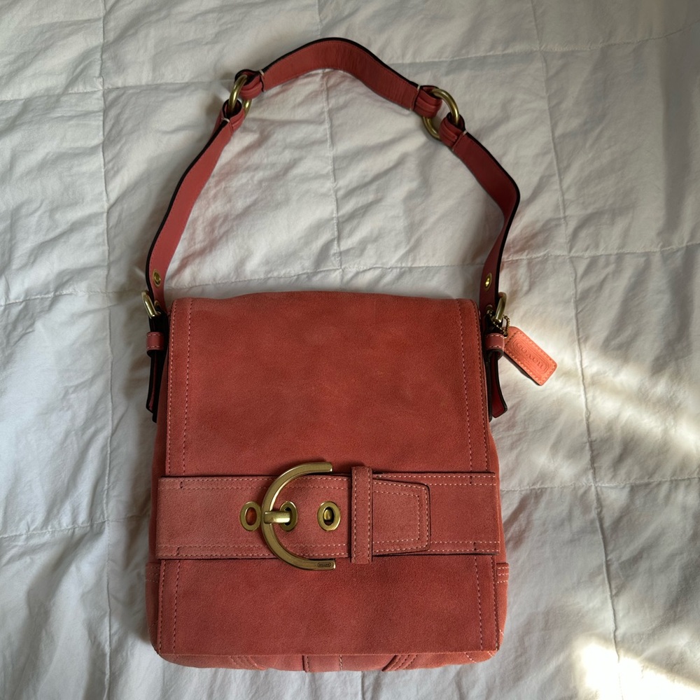 Y2K Coral Coach bag 🤍